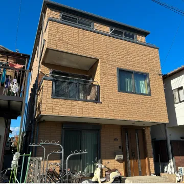 外壁工事が完了した一軒家